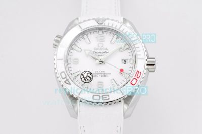 VS Factory Swiss Replica Omega Seamaster Planet Ocean 600M White Watch 39.5MM